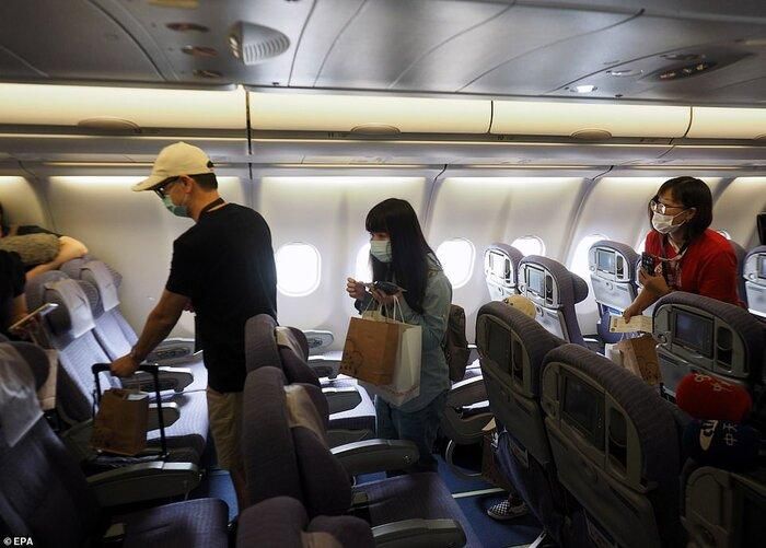 Hành khách lên máy bay Airbus A330.