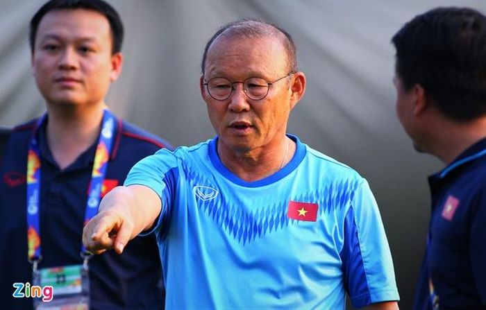 HLV Park Hang-seo đau đầu với bài toán làm sao để các cầu thủ dự SEA Games 31 có thể thi đấu nhiều hơn ở các giải vô địch chuyên nghiệp. Ảnh: Quang Thịnh.