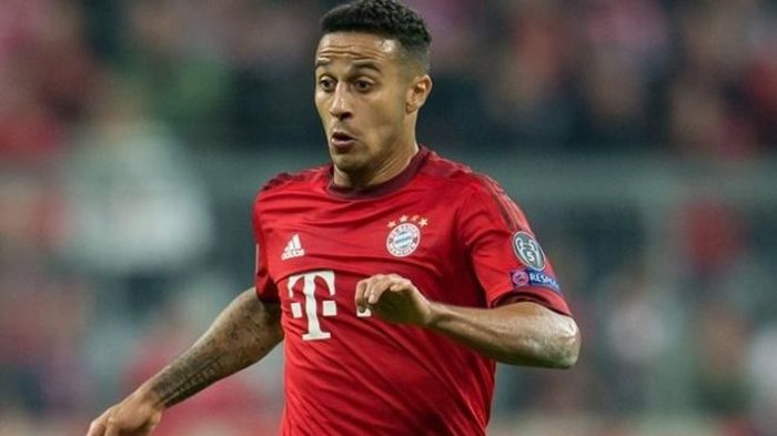Bayern phải bán Thiago