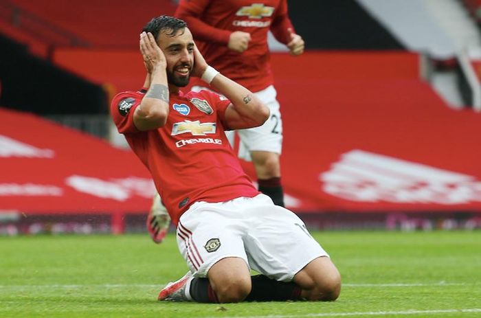Bruno Fernandes ghi bàn từ chấm đá phạt