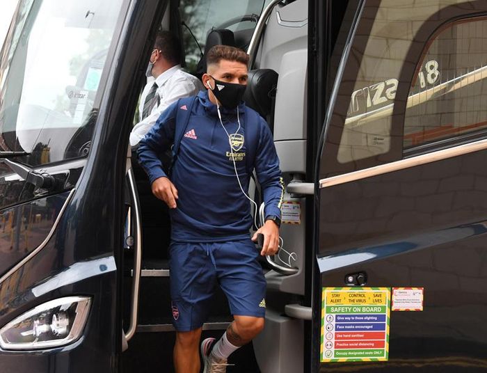 Torreira và đồng đội đến sân Molineux