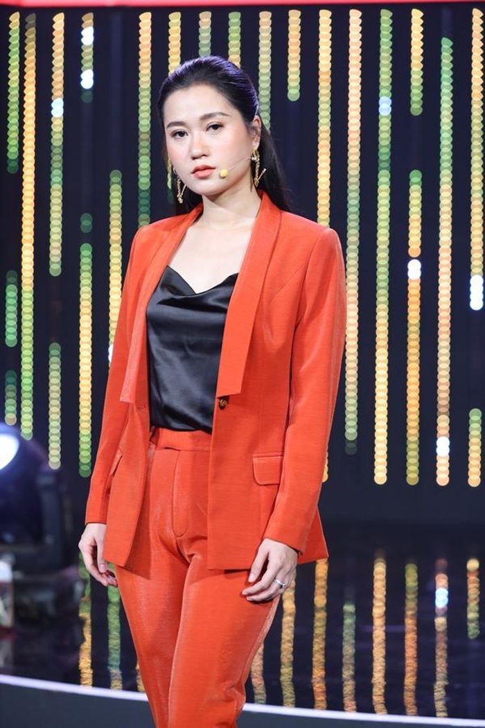 Lâm Vỹ Dạ nhận được nhiều lời khen về nhan sắc và phong cách kể từ khi giảm cân thành công.