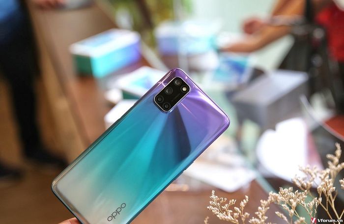 Giá bán của Oppo A92 phiên bản "Tím cá tính" vẫn giữ nguyên mức 6.990.000 VND