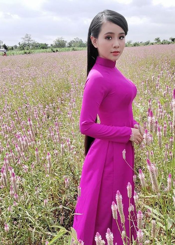 Phi Nhung từng cho biết, trong số các con nuôi của cô, Quỳnh Trang được xem là thành tài. Ảnh: Dân Việt