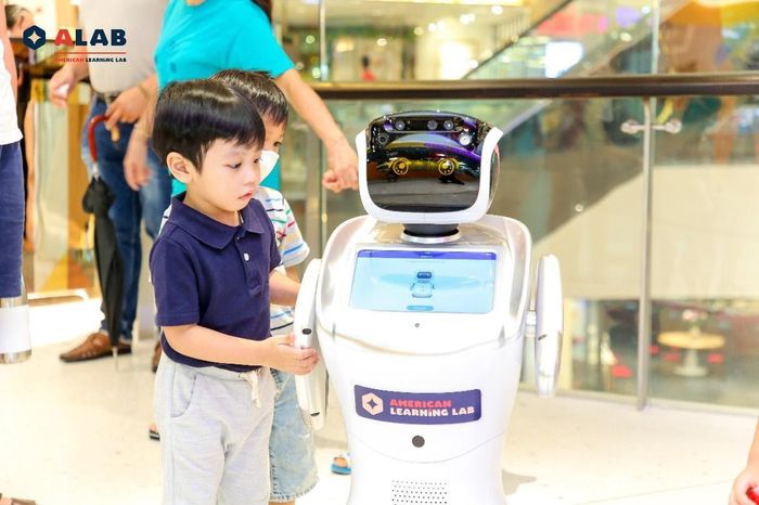 Giao lưu với Robot thông minh để trải nghiệm thực tế cùng trí tuệ nhân tạo (AI)