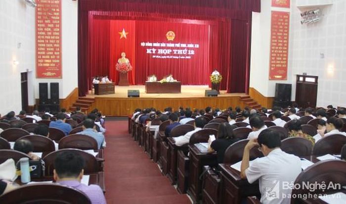 Quang cảnh kỳ họp thứ 12, HĐND thành phố Vinh nhiệm kỳ 2016 - 2021. Ảnh: Mai Hoa