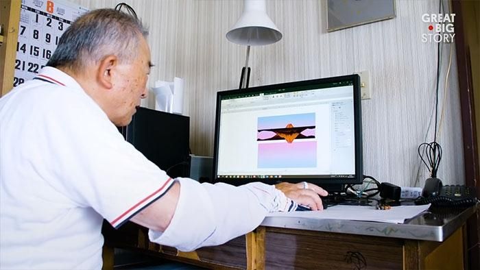 Ông Tatsuo Horiuchi vẽ tranh trong Excel.