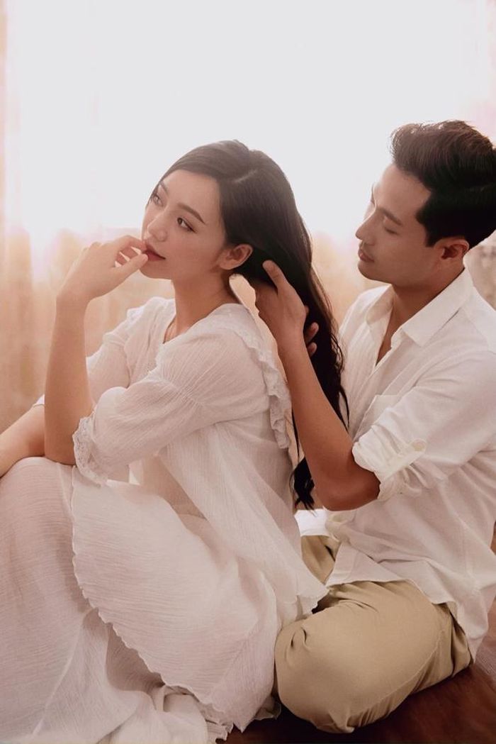 Thanh Sơn và Quỳnh Kool cũng chọn ảnh chụp cùng đối phương làm ảnh đại diện trên mạng xã hội. Trả lời về vấn đề này, nữ diễn viên cho rằng "cả hai còn độc thân nên chuyện đó là hết sức bình thường". Theo đó, cô vô tình tiết lộ việc Thanh Sơn đã ly hôn vợ.