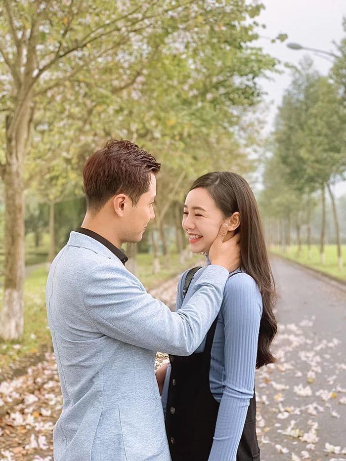  Hai diễn viên luôn tỏ ra rất tâm đầu ý hợp và đẹp đôi trên phim trường. 