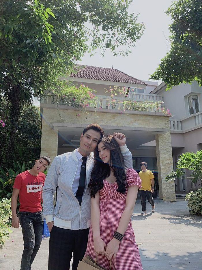  Quỳnh Kool từng chia sẻ với VietNamNet có những cảnh quay khó, Thanh Sơn đã giúp kéo cảm xúc của cô lên rất nhiều. 