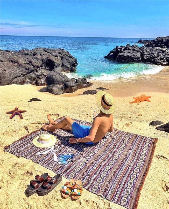 Không còi xe hay khói bụi, đảo Bé hoang sơ đẹp tựa thiên đường sẽ làm hài lòng mọi tâm hồn yêu xê dịch. Ảnh: Kim Hạnh, Trahuyduc.