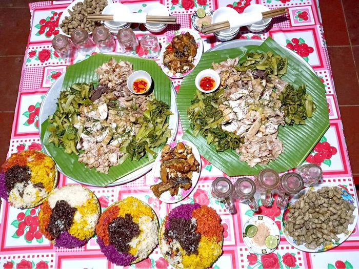 Các món ăn đặc trưng của người bản địa phục vụ du khách.