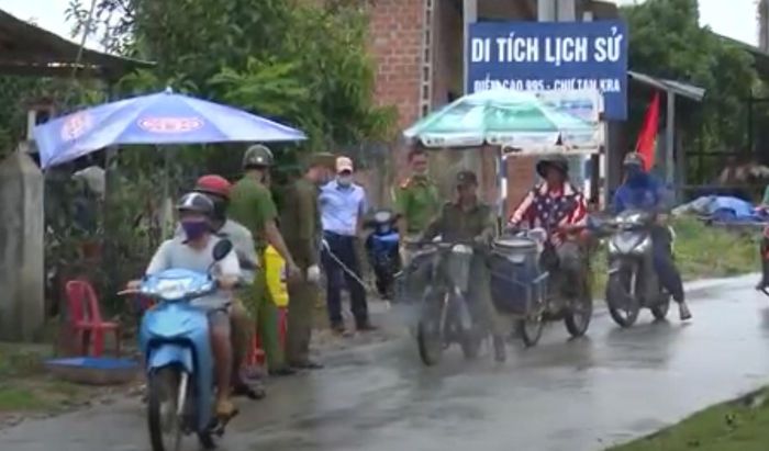  Chốt kiểm dịch do UBND huyện Sa Thầy tổ chức tại khu vực làng O, làng Trang, xã Ya Xiêr để ngăn chặn dịch bạch hầu lan rộng.