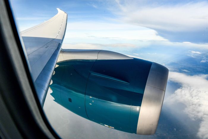 Máy bay Boeing 787-10 còn đặc biệt thân thiện với môi trường nhờ tích hợp công nghệ tiên tiến giúp giảm 25% nhiên liệu tính trên mỗi ghế và khí thải so với các dòng máy bay thế hệ trước. Ảnh: VNA.