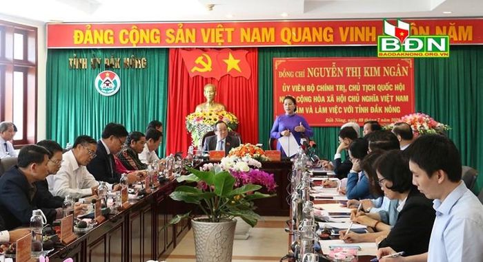 Toàn cảnh buổi làm việc của Chủ tịch Quốc hội và đoàn công tác với cán bộ chủ chốt tỉnh Đắk Nông (Ảnh: Báo Đắk Nông)