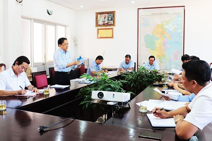  Ông Lê Hữu Hoàng phát biểu chỉ đạo tại buổi làm việc. 