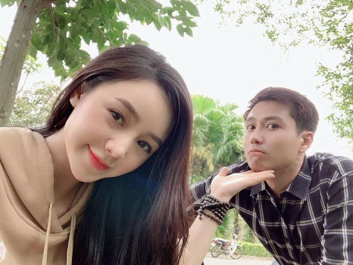 Khoảnh khắc "chỉ có thể là yêu" của Thanh Sơn - Quỳnh Kool.