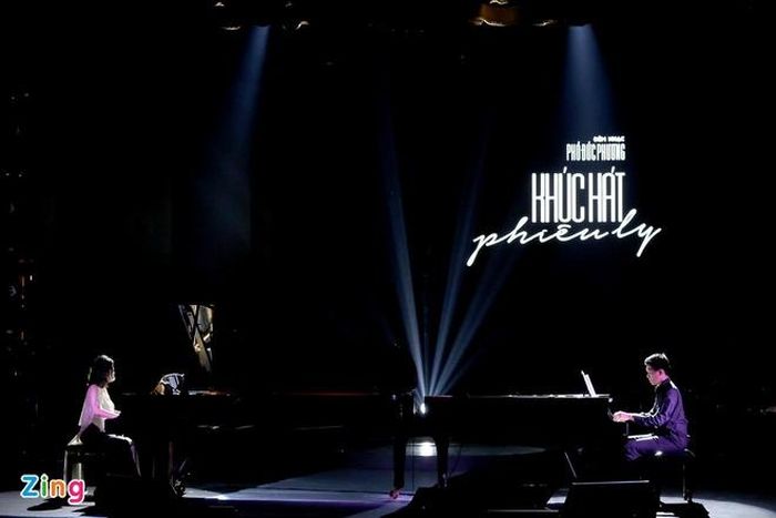  Sau màn chia sẻ của Phó Khánh Chi, Phó Vũ Thư và Phó Đức Hoàng trình diễn màn song tấu piano. Tác phẩm mang tên Qua miền mơ xanh được Phó Đức Hoàng sản xuất trong hai tuần, sử dụng chất liệu âm nhạc Á Đông và phảng phất âm nhạc của Phó Đức Phương. 