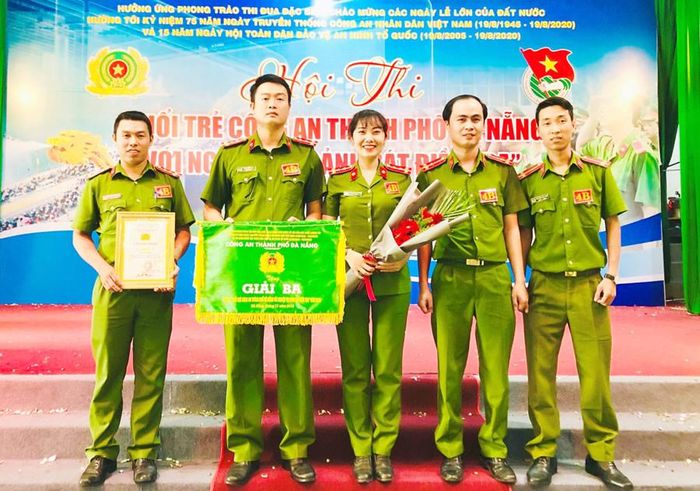 Đại úy Lê Thị Hải Quỳnh tại Hội thi Tuổi trẻ Công an TP Đà Nẵng với nghiệp vụ Cảnh sát Điều tra.