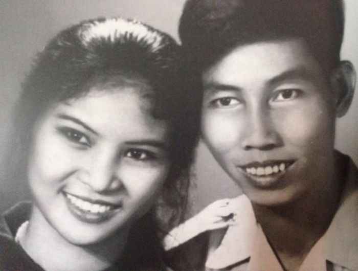  Mẹ ruột của Diva Thanh Lam chính là nghệ sĩ đàn tranh Thanh Hương. Vốn là người con gái nổi tiếng xinh đẹp của Nhạc viện Việt Nam, nhưng nghệ sĩ đàn tranh Thanh Hương lại xiêu lòng trước người con trai "vừa gầy, vừa đen" đến từ mảnh đất Quảng Nam - Đà Nẵng là Thuận Yến 