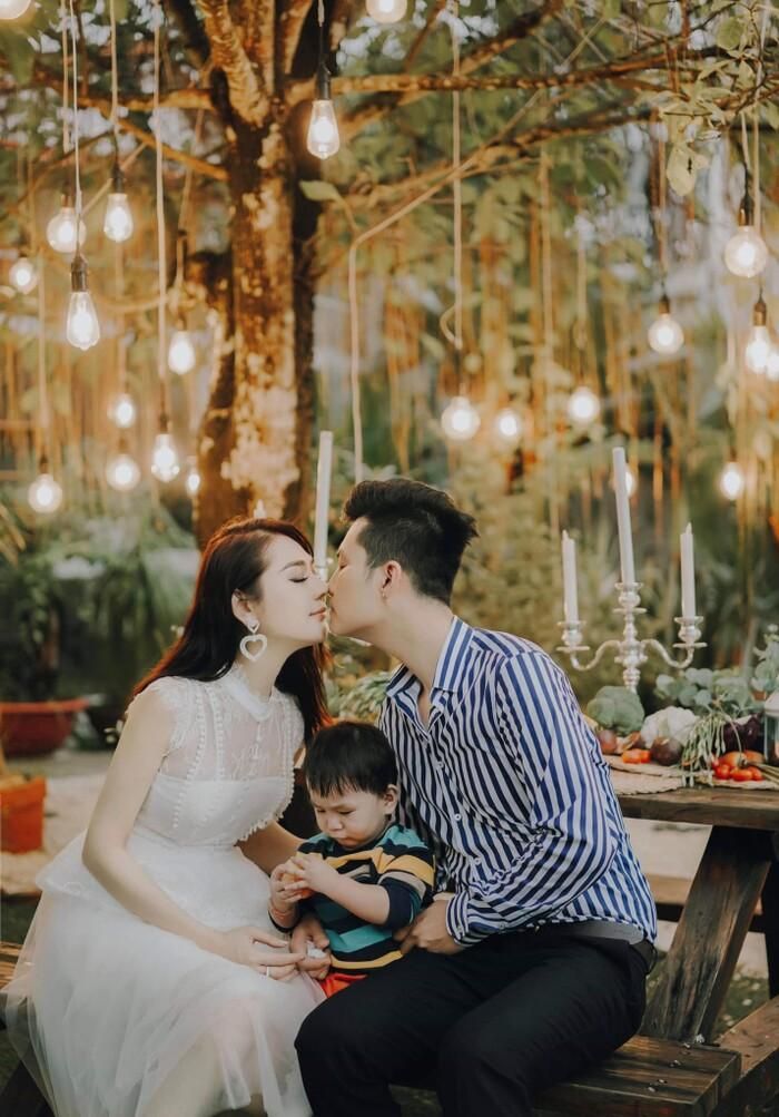 Tổ ấm nhỏ hạnh phúc của Lâm Khánh Chi