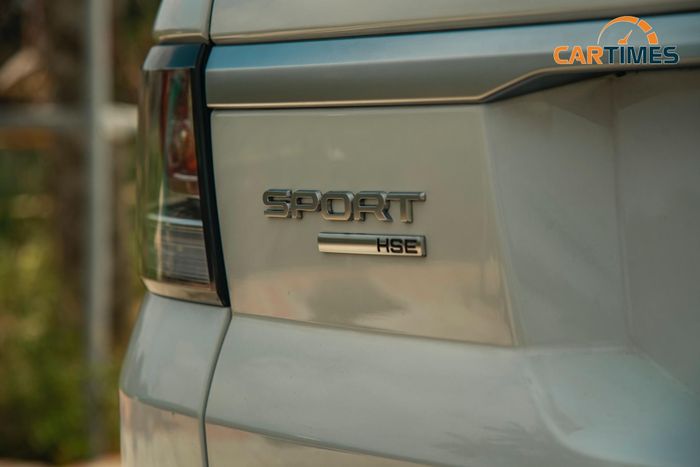 Xe Range Rover Sport HSE 2015 có ODO hơn 50.000 km