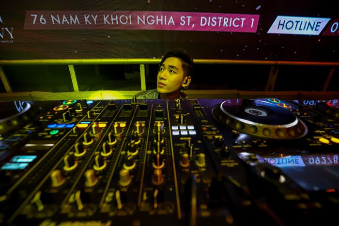 Mọi mệt mỏi như tan biến khi những người quan trọng và yêu thương mình nhất đều đã ở dưới. 