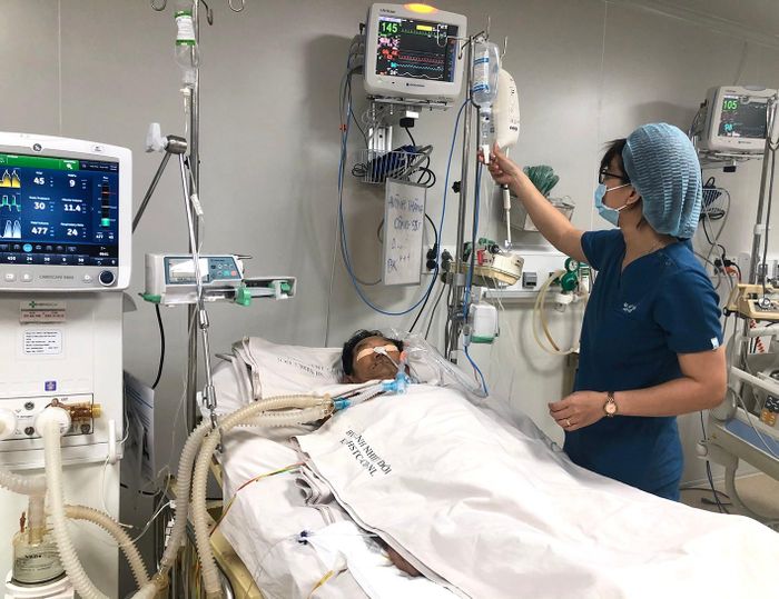 Bệnh nhân bị uốn ván đang điều trị tại Bệnh viện Bệnh nhiệt đới TPHCM