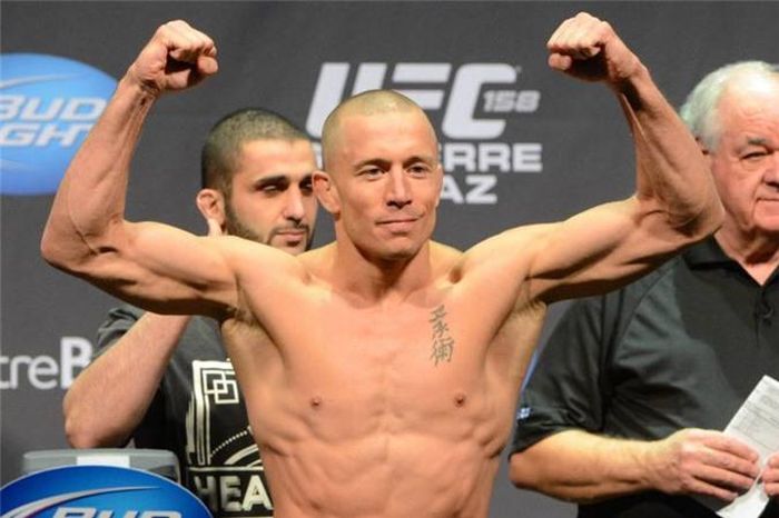 Georges St-Pierre xếp vị trí thứ 2. Cựu võ sĩ người Canada giữ tất cả danh hiệu của hạng trung và hạng bán trung. Anh từng đánh bại các huyền thoại UFC như Michael Bisping và BJ Penn. Năm 2019, St-Pierre giã từ sự nghiệp MMA và theo đuổi con đường diễn xuất. Anh sẽ được ghi tên vào Đại sảnh vinh danh UFC trong năm nay. Ảnh: USA TODAY Sports.
