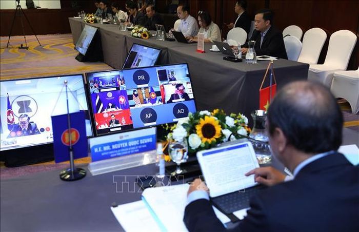 Quang cảnh cuộc họp tại Hà Nội.
