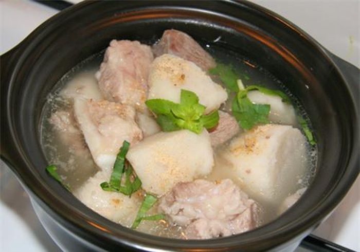 Món canh khoai môn, củ năng có tác dụng trừ độc, thanh lọc lá gan, chống oxy hóa và phòng ung thư - Ảnh minh họa: Internet