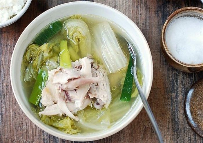 Canh hàu, cải thảo có công dụng dưỡng gan, giải độc, giúp tăng cường chức năng gan - Ảnh minh họa: Internet