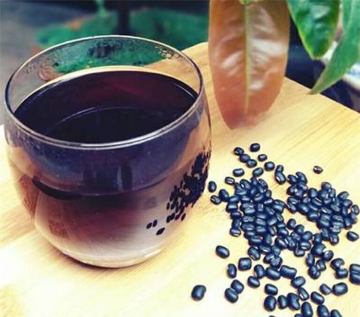 Đậu đen xanh lòng có tác dụng ổn định huyết áp, điều hòa lượng đường trong máu - Ảnh minh họa: Internet