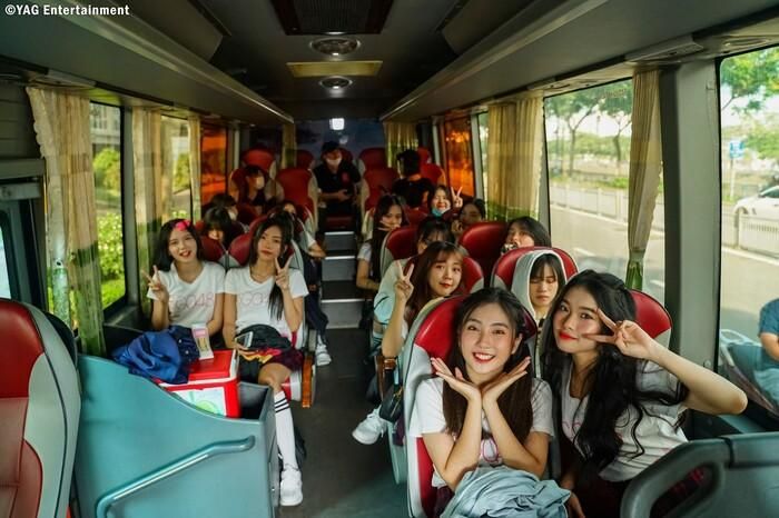 - Hiện tại thứ mình lo là e đấy, công ty phát hiện ra sẽ mệt lắm đấy...