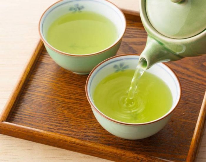 Trà xanh là thức uống giúp giảm mỡ bụng.
