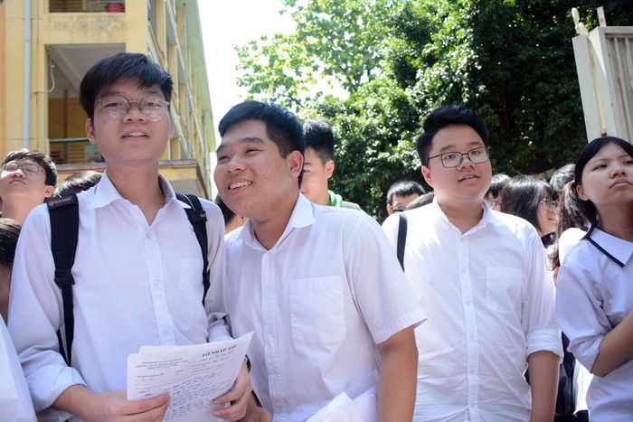  Các thí sinh đều thể hiện tâm trạng thoải mái sau ngày thi đầu tiên.