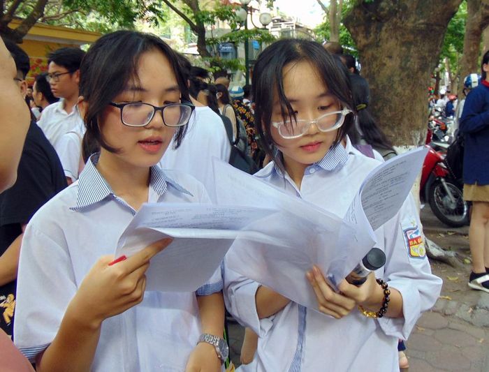  Thí sinh xem lại đề bài sau khi rời phòng thi.