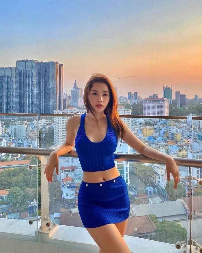 Chi Pu nổi tiếng là mỹ nhân Việt ăn uống rất khỏe nhưng luôn giữ được body có bụng múi săn chắc