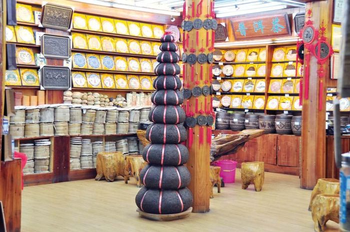 Một tiệm trà Phổ Nhĩ ở thành cổ Đại Lý, Vân Nam.