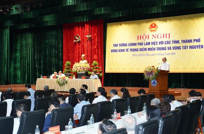 Thủ tướng mong muốn cùng địa phương, doanh nghiệp lắng nghe, giải quyết, tháo gỡ khó khăn cho sản xuất, đời sống, bảo đảm tăng trưởng cần thiết, giải quyết việc làm.