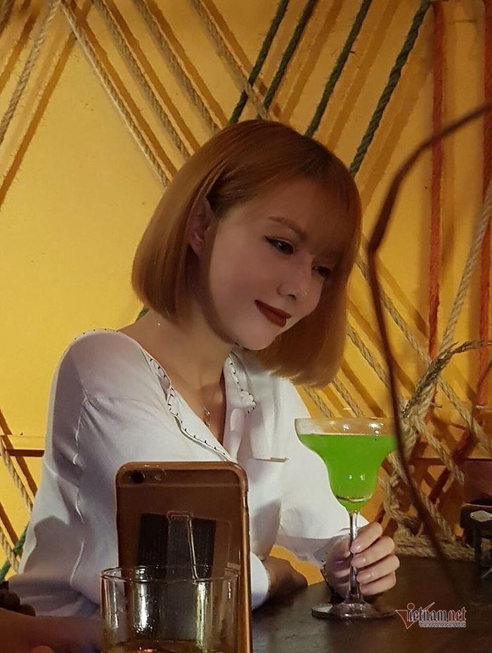 Chính vì vậy nhiều người không thể đoán đúng tuổi thật của nữ MC của các chương trình S Việt Nam, Người phụ nữ hạnh phúc...