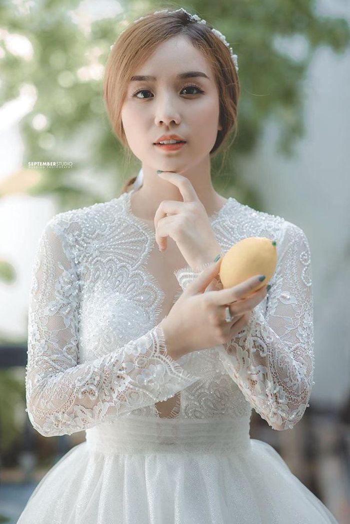 Nhiều khán giả ngậm ngùi khi Bảo Ngọc tiết lộ điều cô mong ước trong suốt 9 năm ở Hoài Lâm. Dù đã có hai cô con gái với nhau nhưng họ chưa từng có một đám cưới đúng nghĩa. Với Bảo Ngọc, từ khi cô yêu Hoài Lâm chỉ là thị phi và sóng gió. Thậm chí, khi cả hai “đường ai nấy đi”, Bảo Ngọc phải lên tiếng thanh minh cho mình đó là cô không phải là người phá hoại sự nghiệp của Hoài Lâm. Ngược lại, Bảo Ngọc luôn động viên để Hoài Lâm bước tiếp nhưng nam ca sĩ dường như không muốn điều đó.