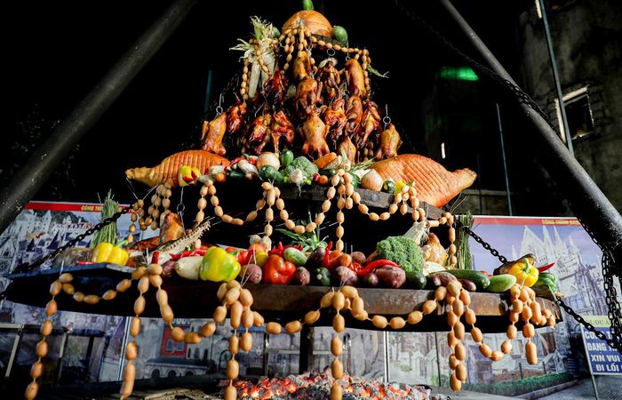 Khám phá thiên đường ẩm thực với buffet hơn 70 món Á, Âu ngon nức tiếng.