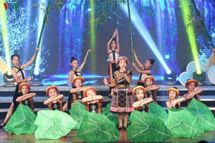 Một tiết mục trong Chung khảo Giai điệu sơn ca ngày 19/7