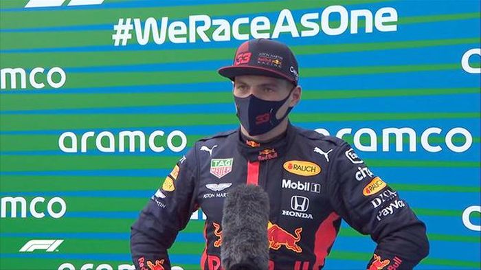 Dù đâm xe ngay trước cuộc đua chính thức, nhưng Verstappen vẫn về nhì, sau Hamilton