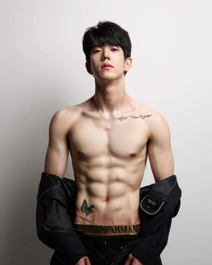 Màn lột xác ngoạn mục này của Lee Dong Keun đang nhận được nhiều sự chú ý. 