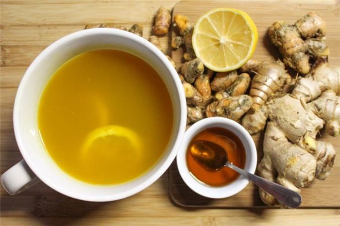 Bạn có thể tự pha nước uống thanh lọc phổi tại nhà.
