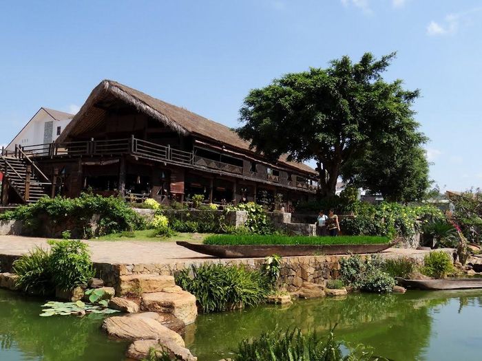Những ngôi nhà mang phong cách nhà cổ Huế