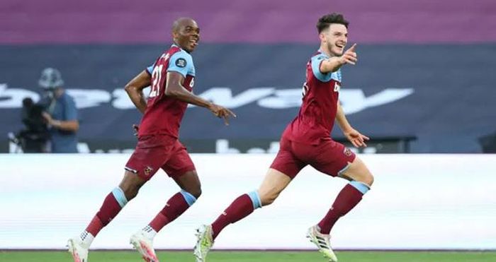 West Ham coi như đã trụ hạng