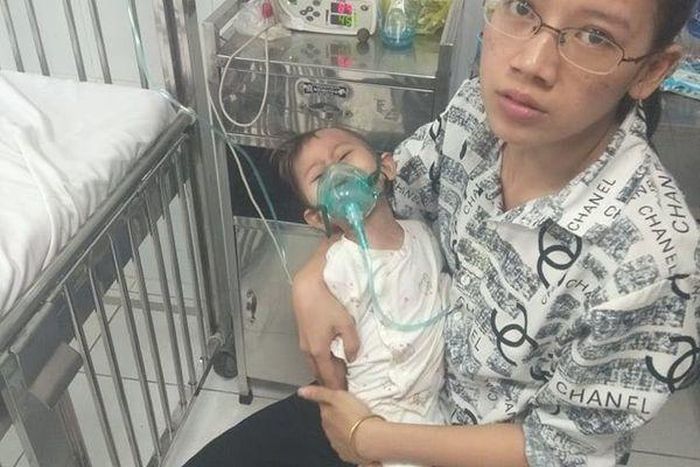 Được 2 tuổi nhưng Minh nặng vỏn vẹn 4,6kg, chỉ hơn bé sơ sinh chút ít